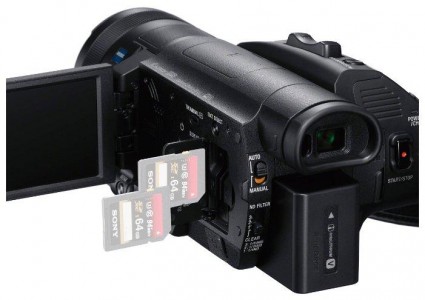 Видеокамера Sony FDR-AX700 - фото - 7