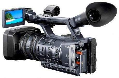 Видеокамера Sony HDR-AX2000E - фото - 2